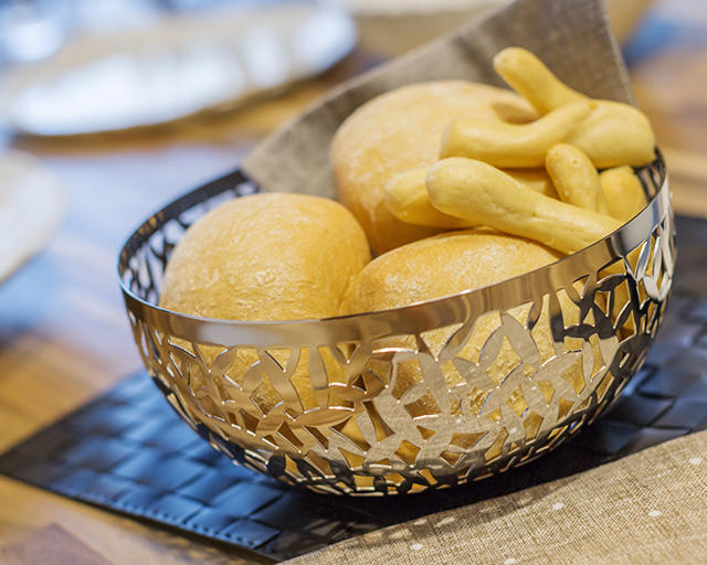 Fruit bowls and bread baskets