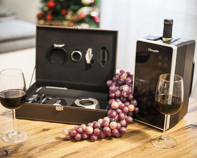 Wine and bar accessories