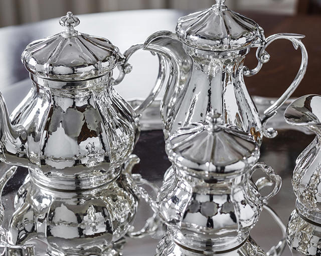 Tea and coffee sets