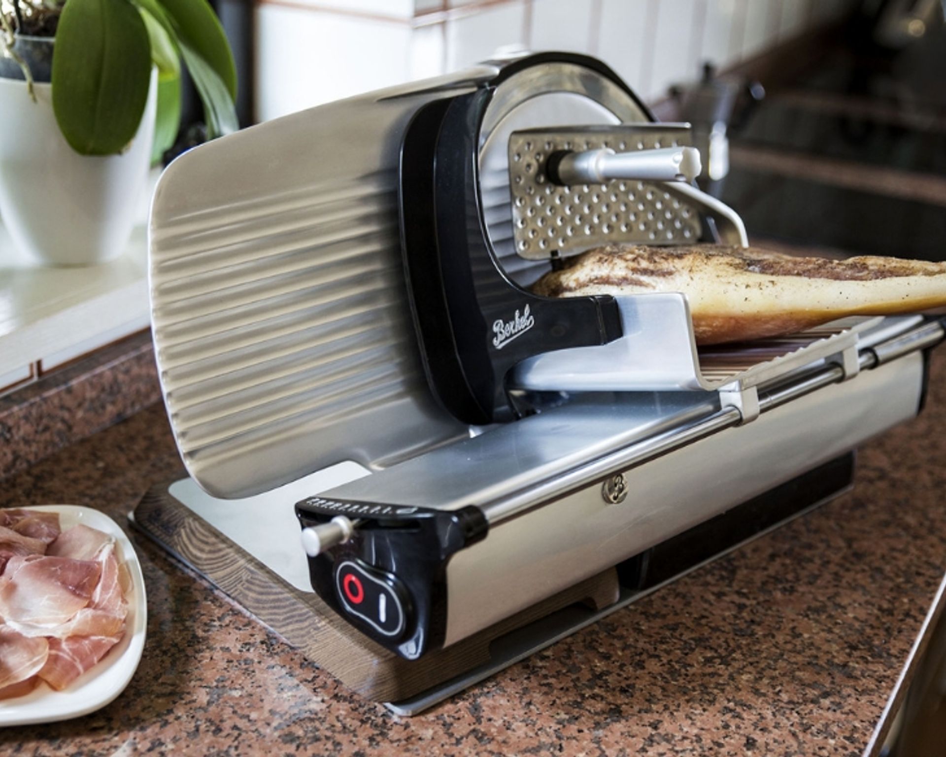 affettatrici-berkel-home-line-nera