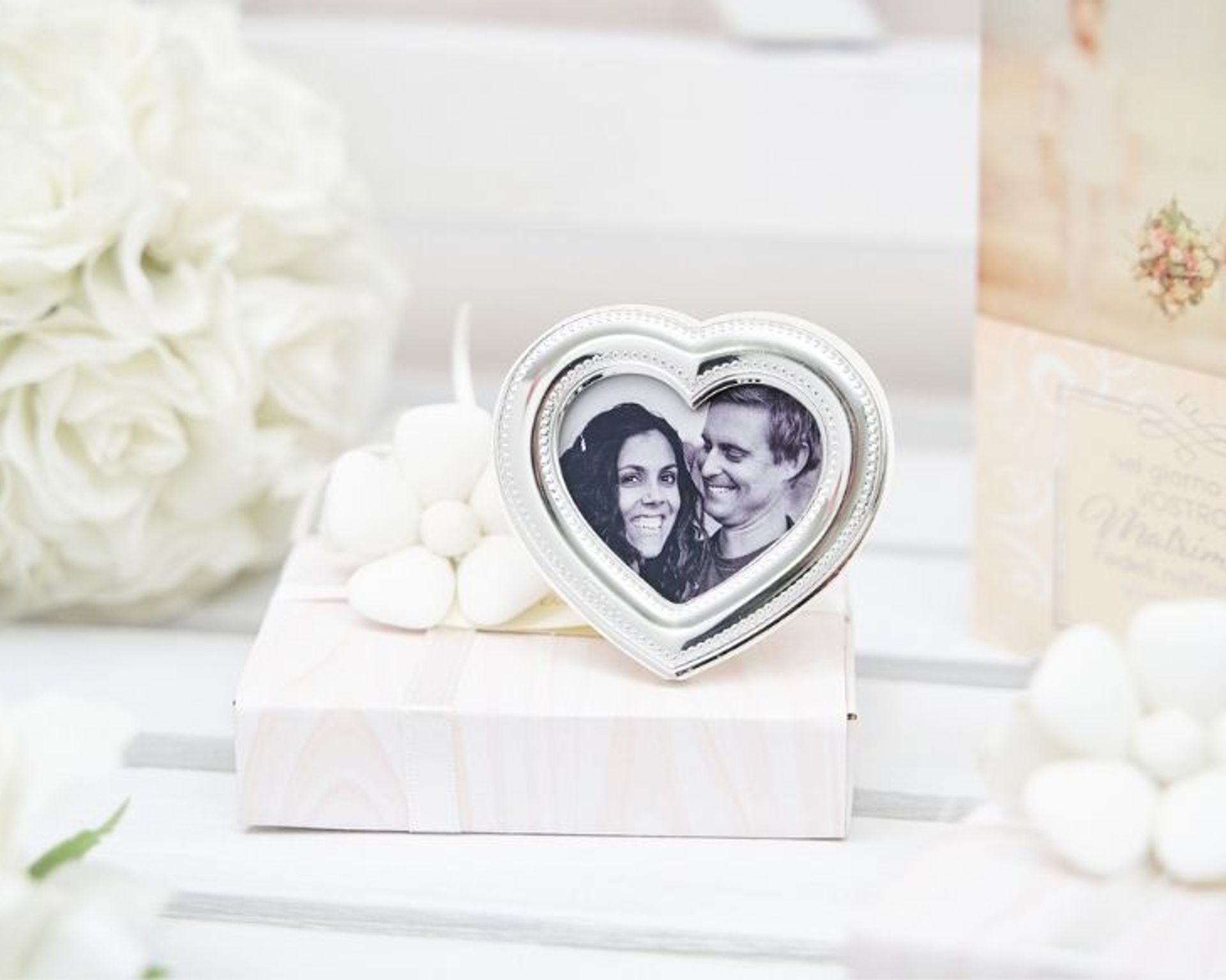 bomboniere-matrimonio-eleganti-speciale-argento-cornice-cuore