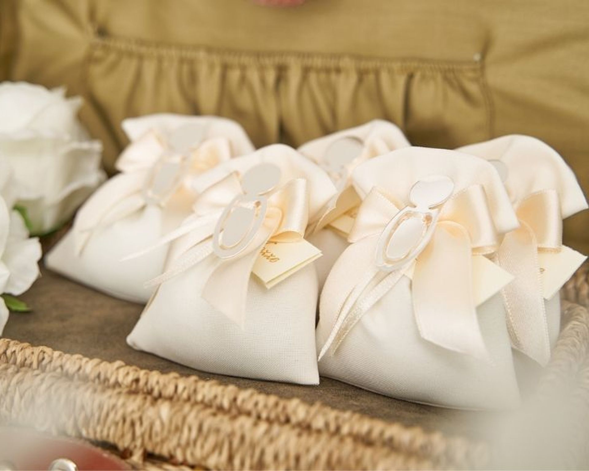 bomboniere-matrimonio-eleganti-speciale-argento-segnalibro