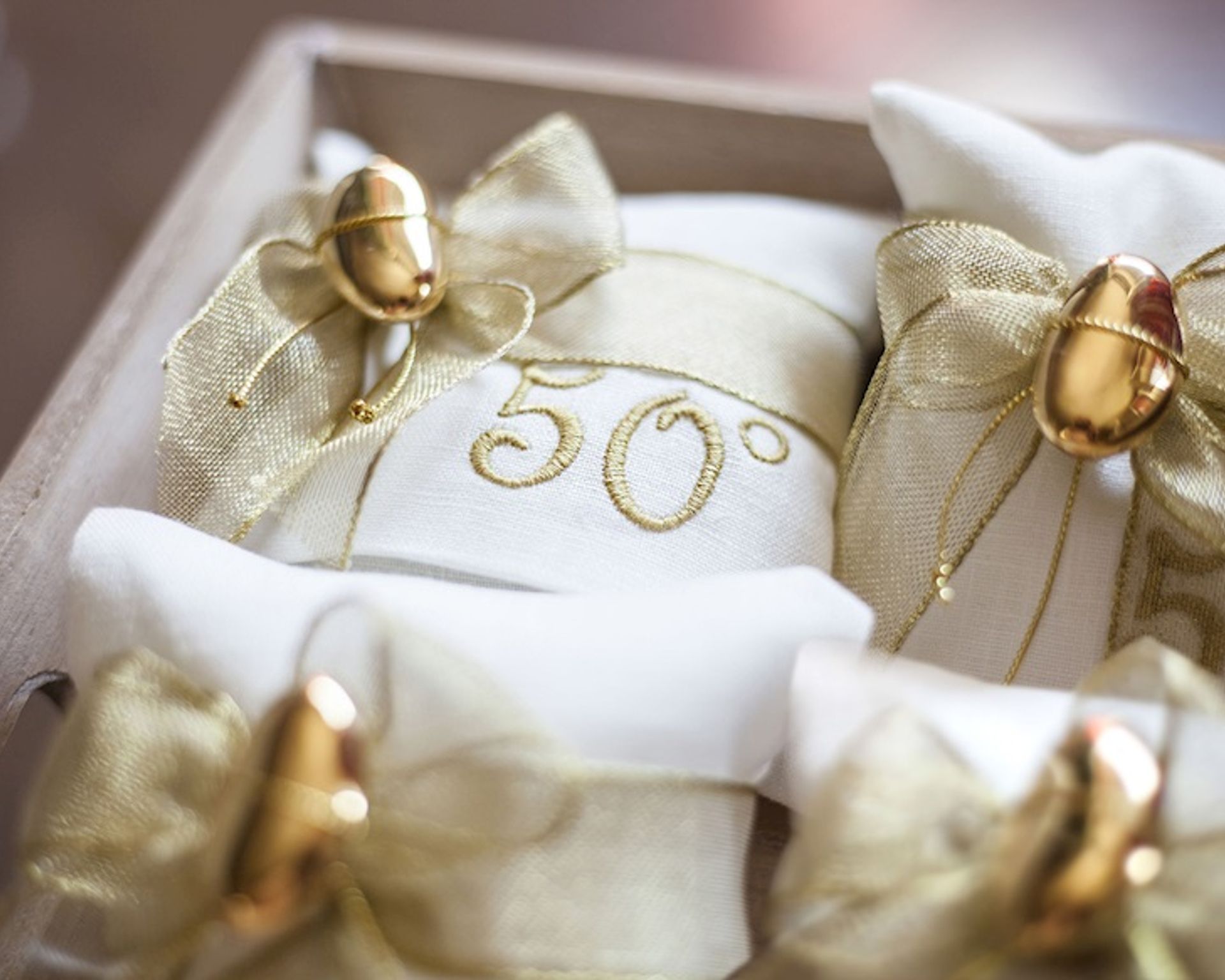 bomboniere-nozze-d-oro-confetto-argento