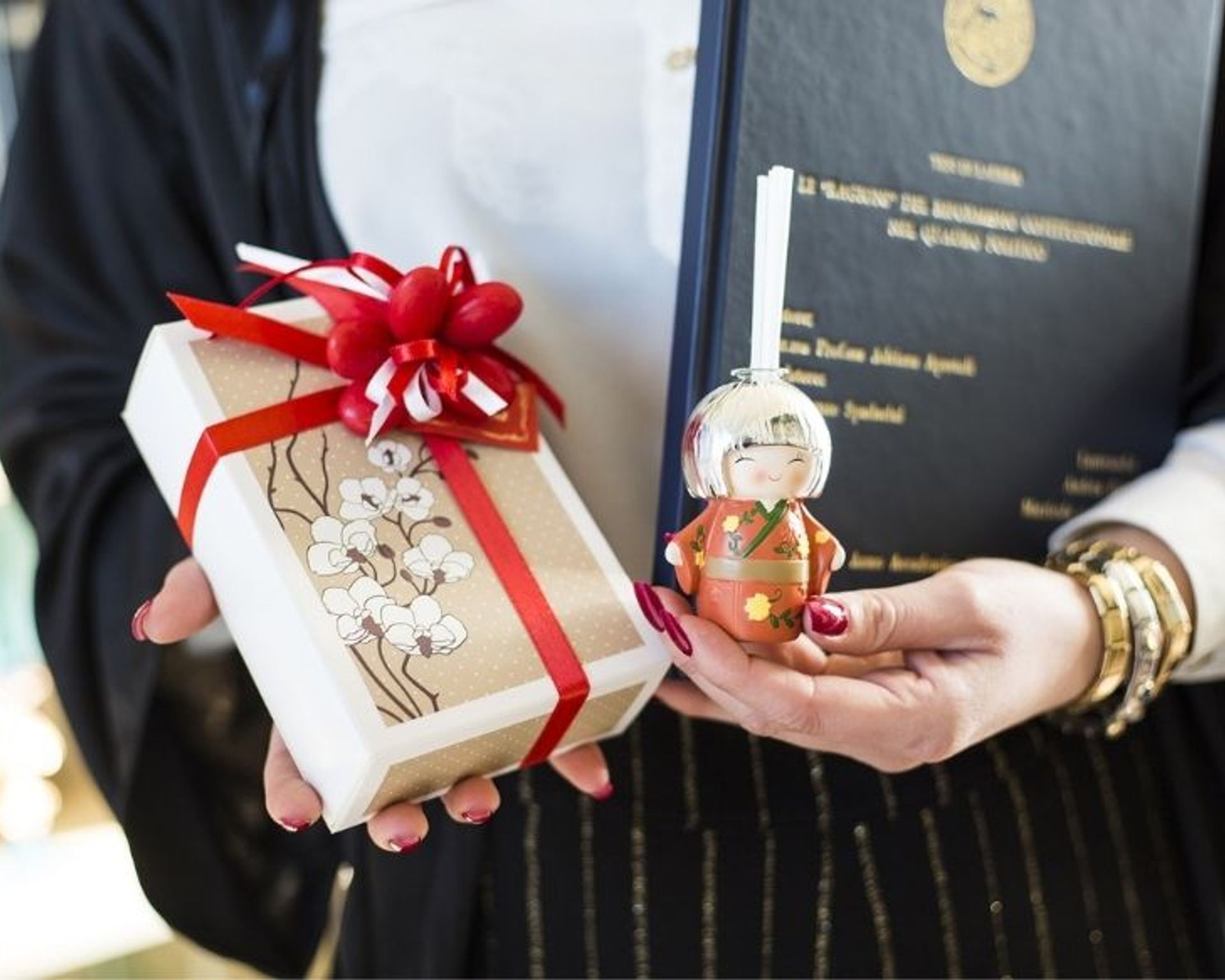 bomboniere-personalizzate-per-la-laurea-kokeshi