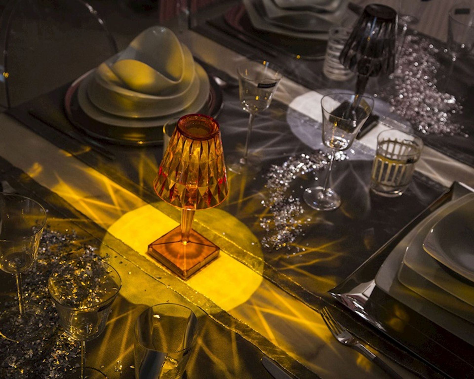 Come-apparecchiare-la-tavola-per-natale-Lampada-Battery