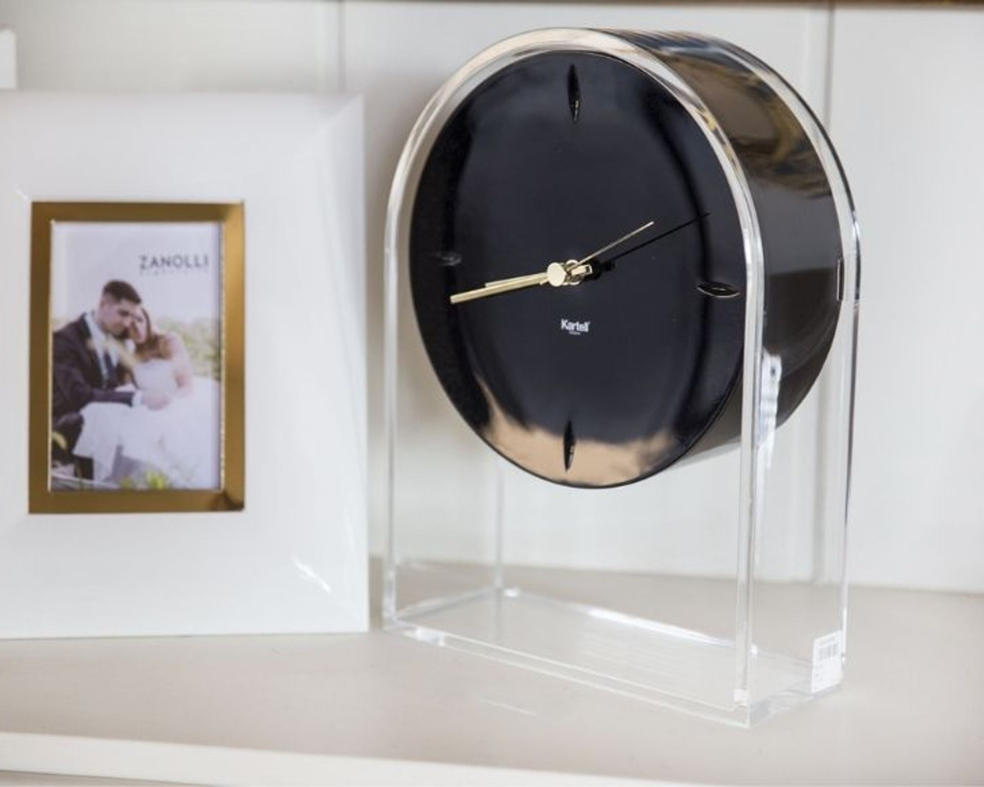 cosa-regalare-a-un-matrimonio-consigli-e-idee-orologio-kartell