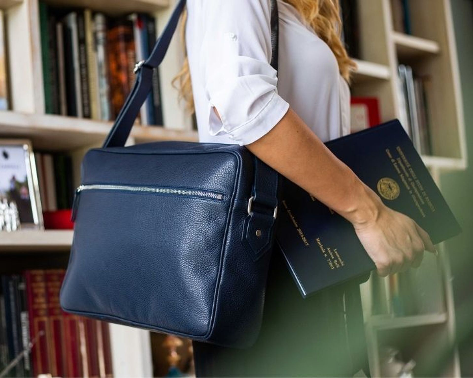 cosa-regalare-alla-laurea-borsa-in-pelle