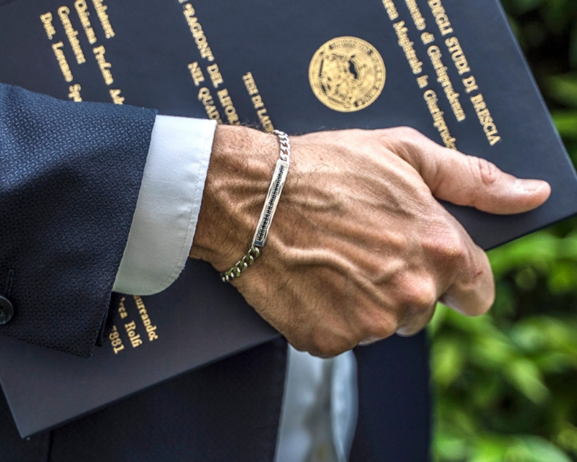 cosa-regalare-alla-laurea-bracciale-ragazzo