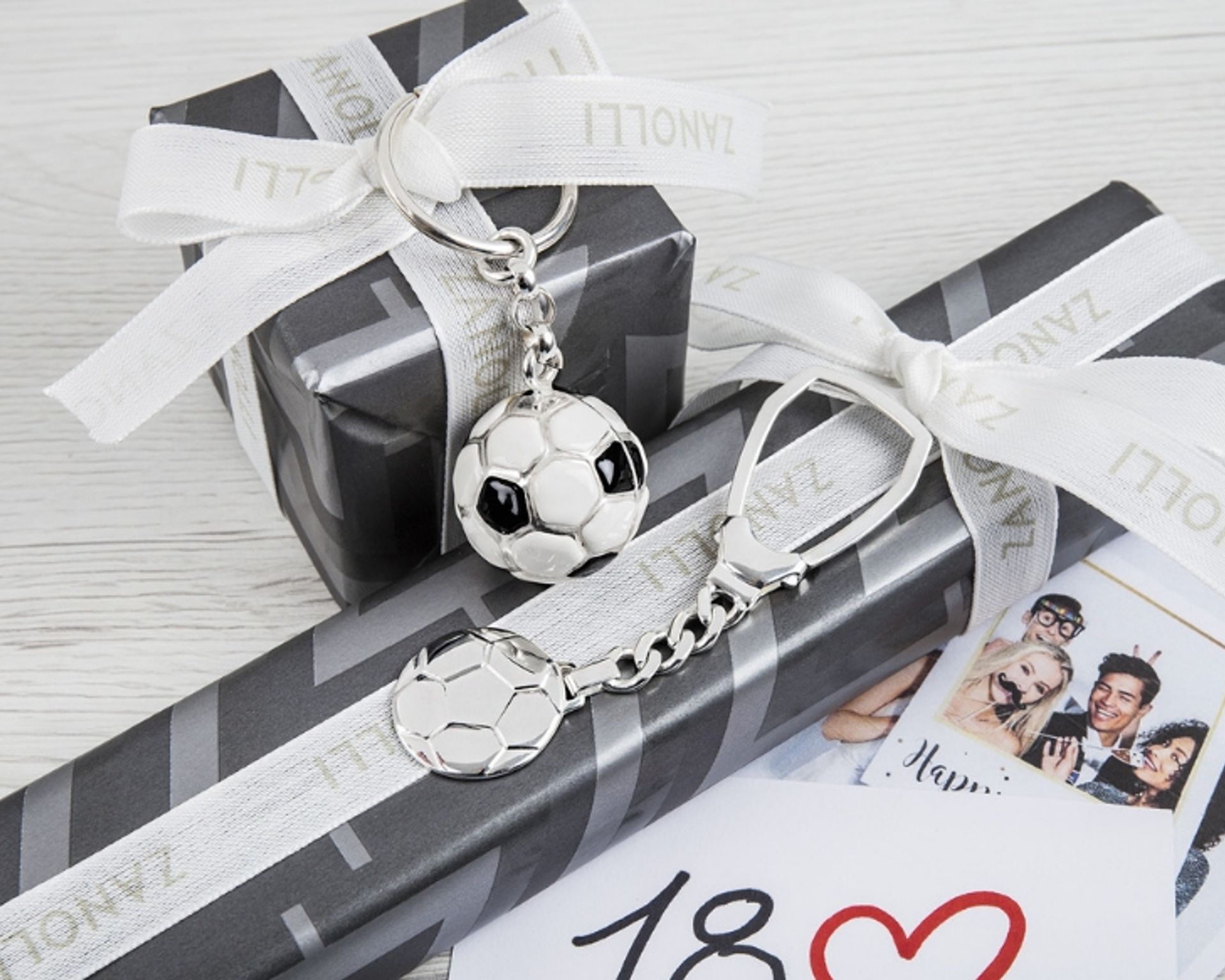 idee-regalo-per-18-anni-portachiavi-pallone