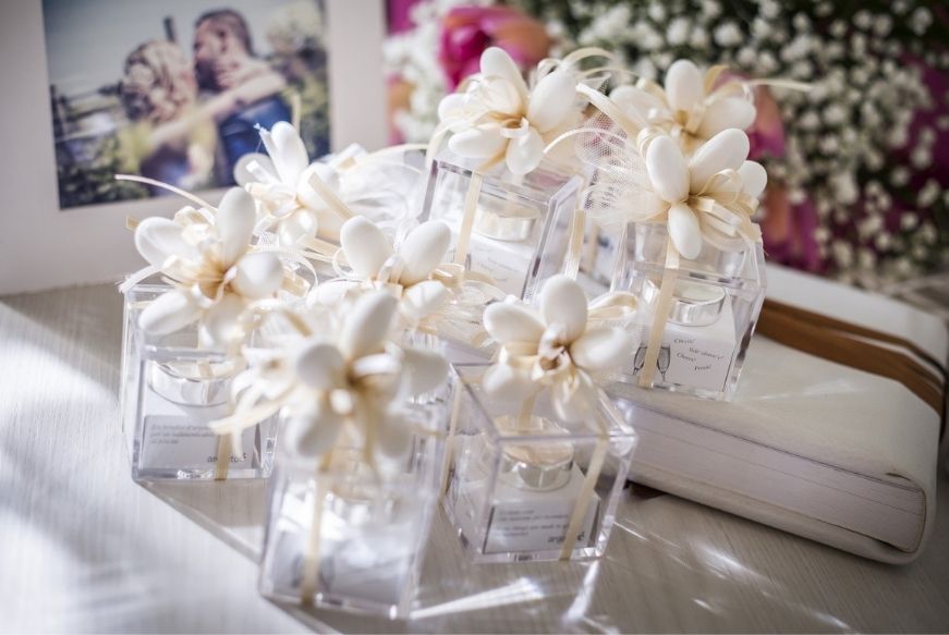bomboniere-matrimonio-eleganti-speciale-argento-tappo-plexiglass