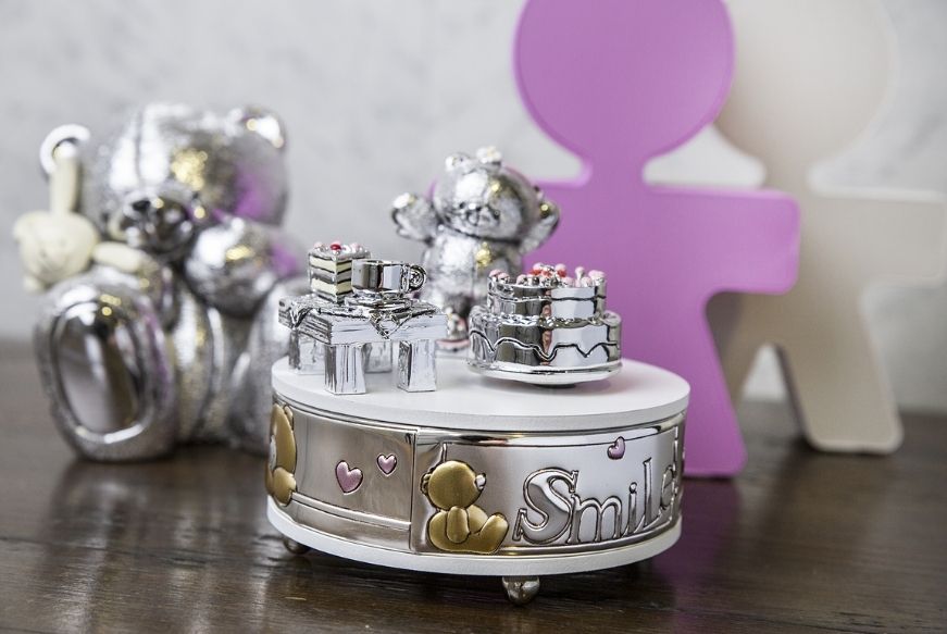 carillon-storia-breve-e-significato-orsetto-torta