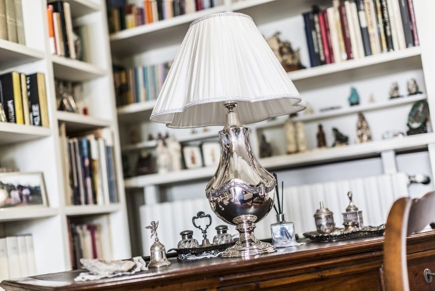 cosa-regalare-a-un-matrimonio-consigli-e-idee-lampada-argento