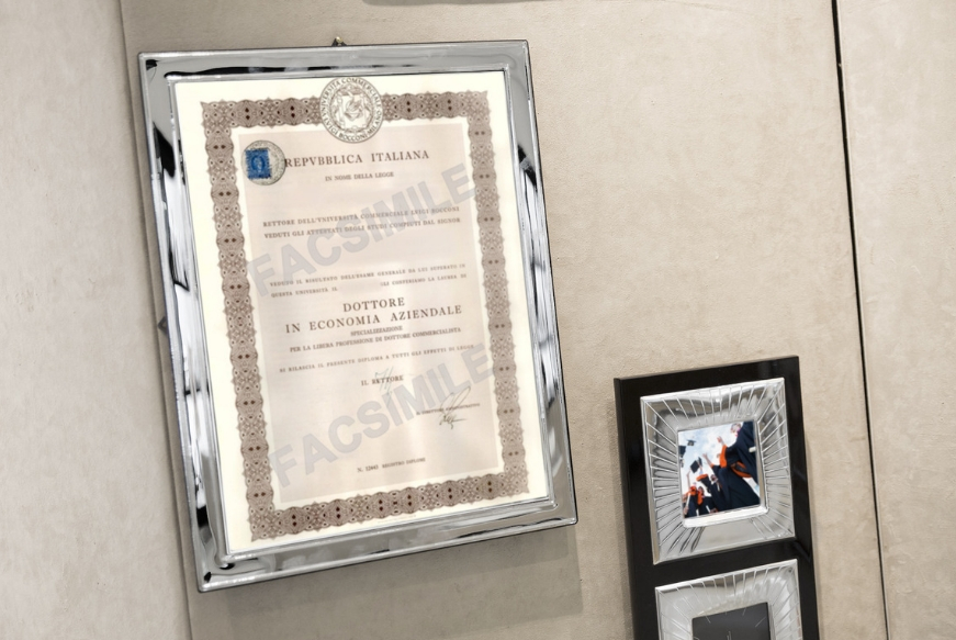 cosa-regalare-alla-laurea-cornice-diploma