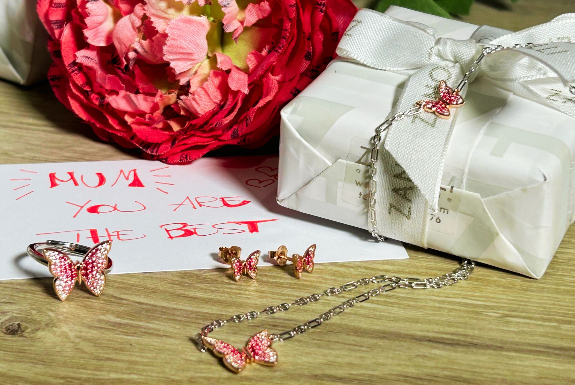 cosa-regalare-per-la-festa-della-mamma-bracciale-nome-zirconi