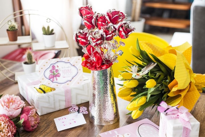 cosa-regalare-per-la-festa-della-mamma-rose-argento
