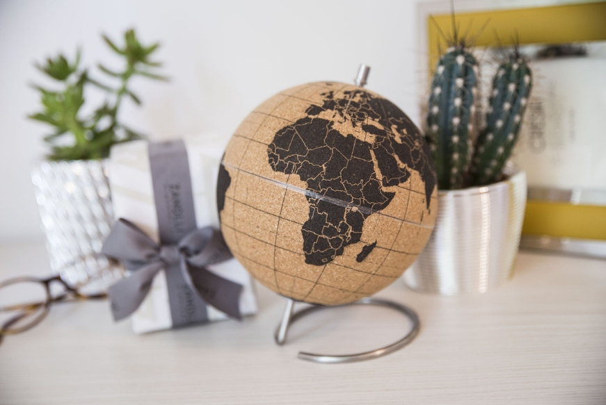 idee-regalo-per-18-anni-globo-puntine-trading