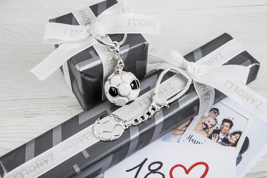 idee-regalo-per-18-anni-portachiavi-pallone