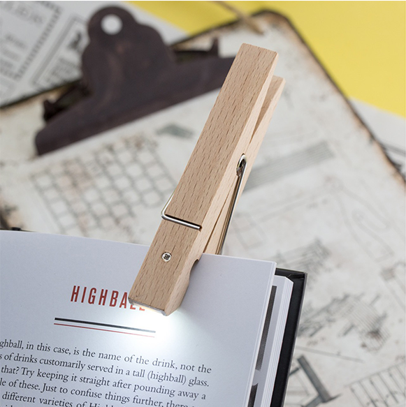 Luce per leggere al buio