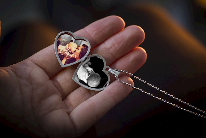 regalo-per-madrina-battesimo-ciondolo-portafoto