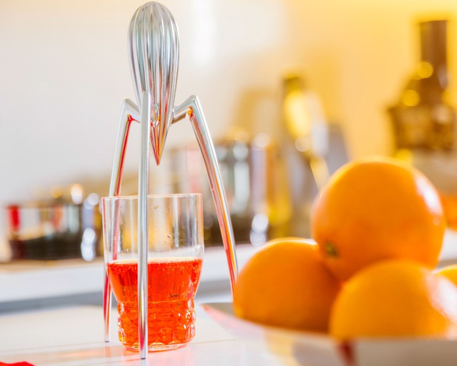 Regali per la casa originali:spremiagrumi Juicy di Alessi