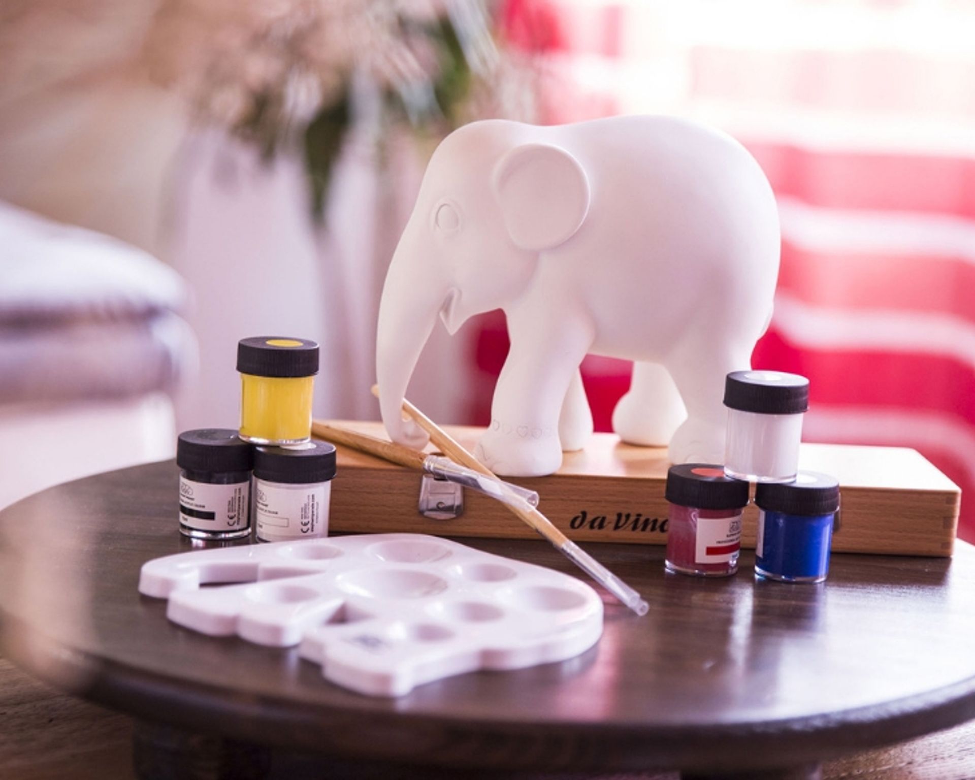 regali-solidali-elephant-parade-kit-dipinto