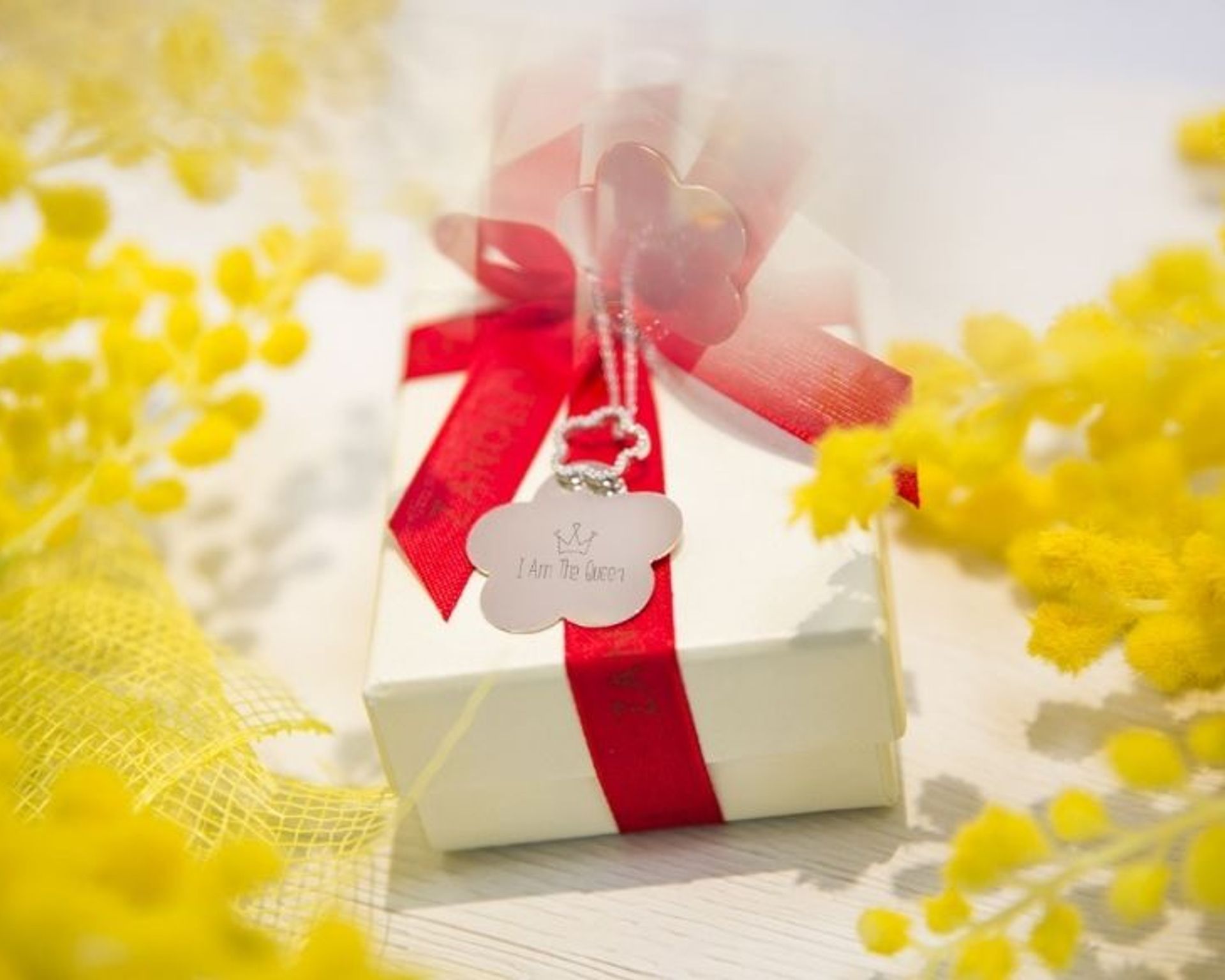 regalo-festa-della-donna-fiori-i-am-the-queen