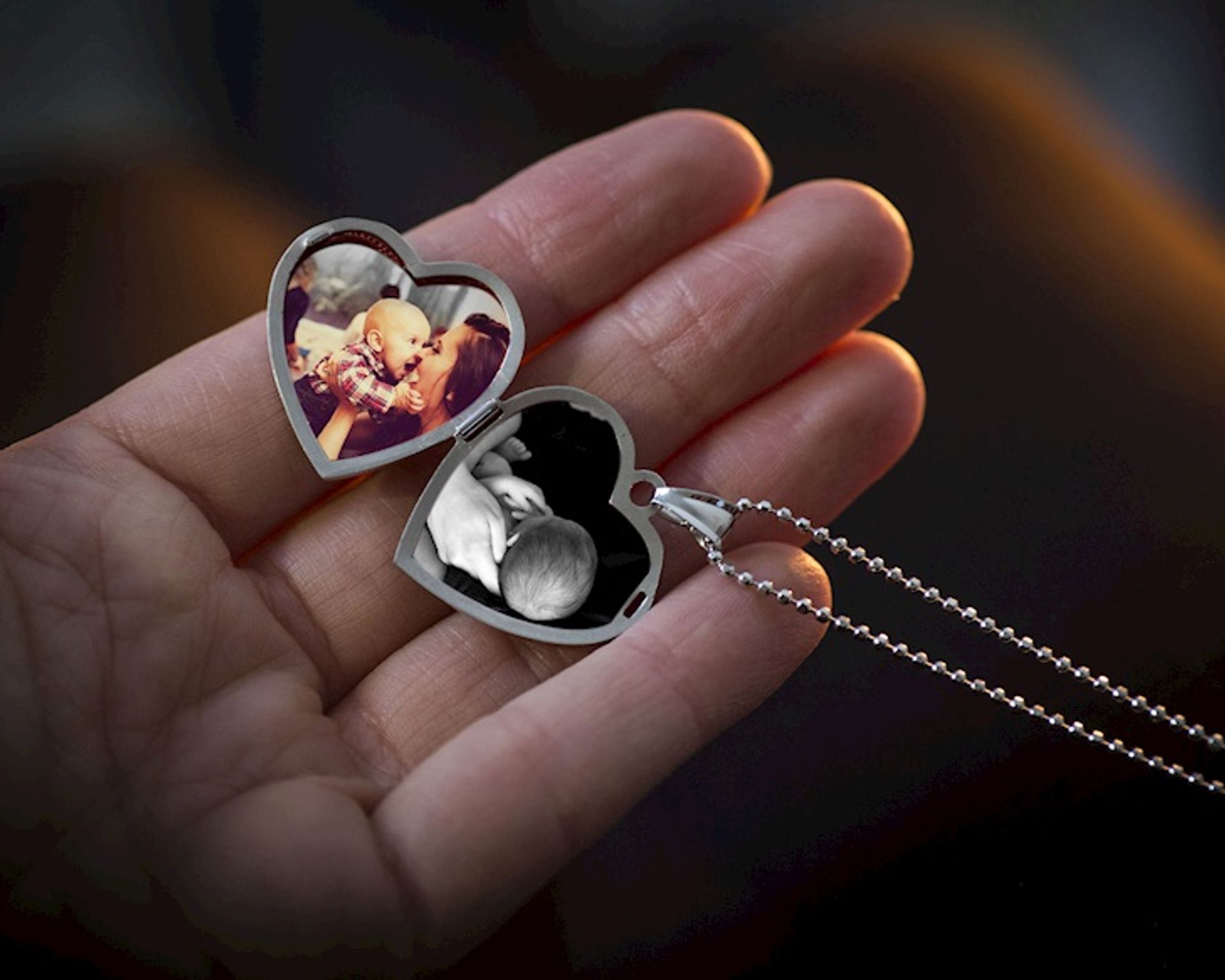 regalo-per-madrina-battesimo-ciondolo-portafoto