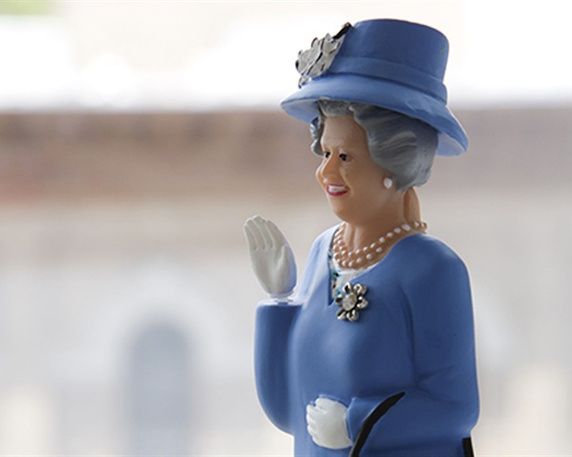 Statuetta regina Elisabetta | Solar Queen 