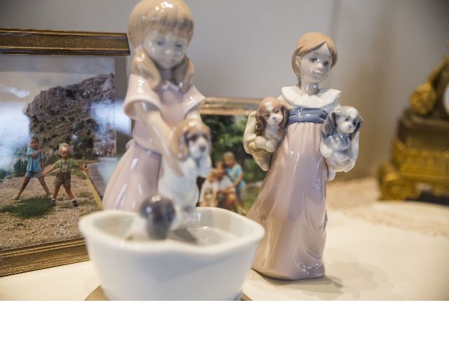 Arms Full Of Love Porcelain Lladro