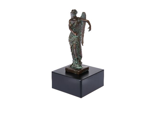 Vittoria alata di brescia in bronzo