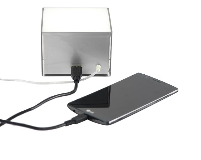 Lampada Usbox Nera Con Presa Usb Vesta
