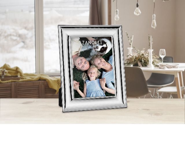 Cornice argento bilaminato a fascia lucida con retro in legno