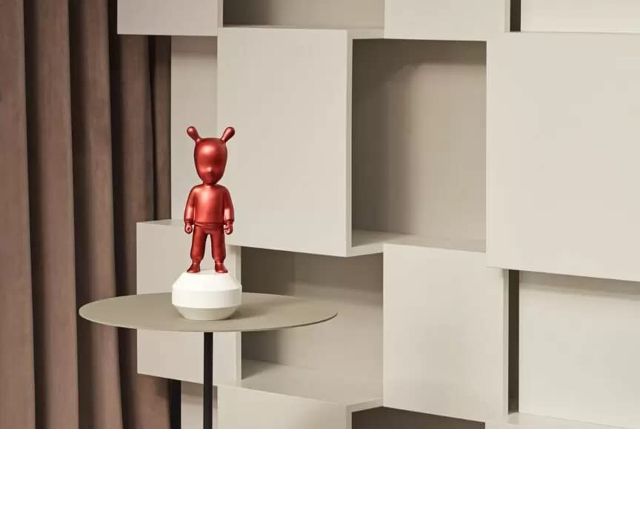 The Metallic Red Guest Porcelain Lladro