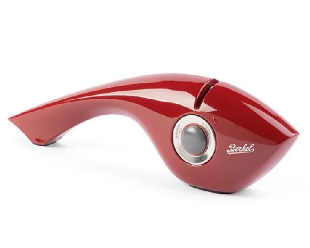 Manual knife sharpener
