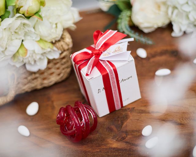The knot of love red