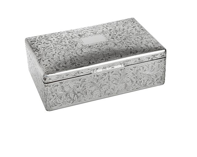 Scatola argento con incisione floreale e interno in legno