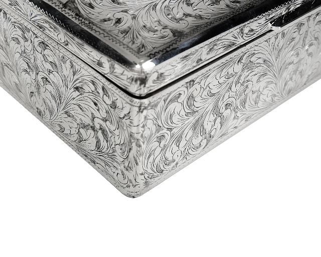 Scatola Argento Con Incisione Floreale E Interno In Legno Selezione Zanolli 22242 5661804sc00
