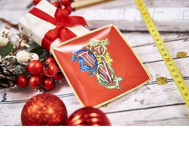 Piattino Holiday Alphabet Porcellana Lettera V Versace 159458 I1194040370215253