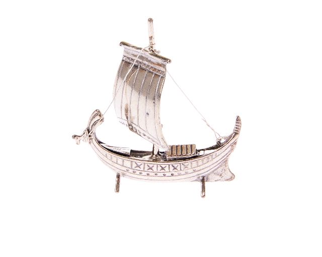 Soprammobile barca a vela argento