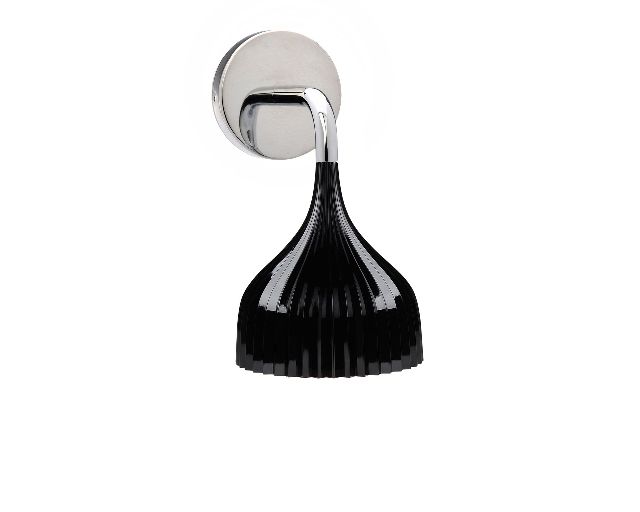 Lampada applique e' nera