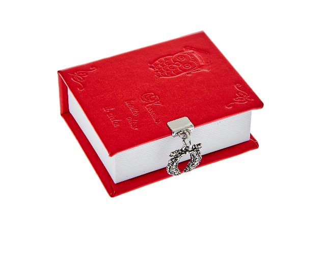 Book box with laurel closure