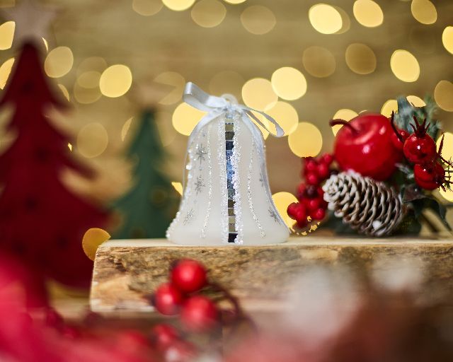 Idea regalo natale campanella bianca e argento con luce led