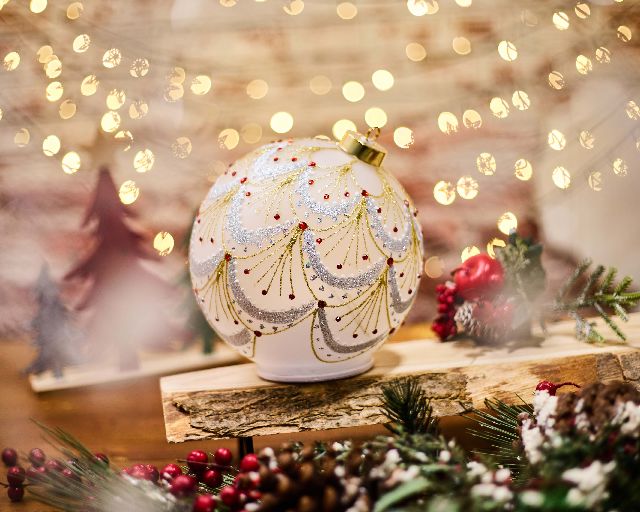 Christmas Gift Rotating Sphere White Red And Gold With Led Light Selezione Zanolli 189075 592n868716