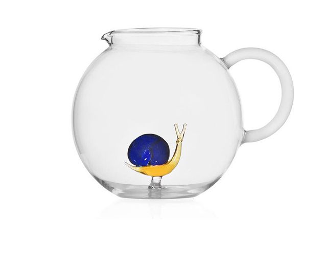 Pitcher animal farm snail