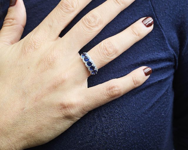 Anello argento con zirconi bianchi e blu