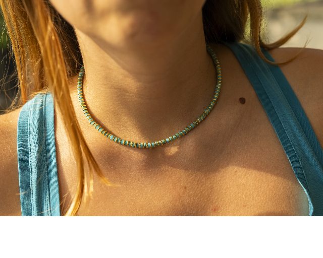 Collana argento dorato con tondi in ceramica verde chiaro