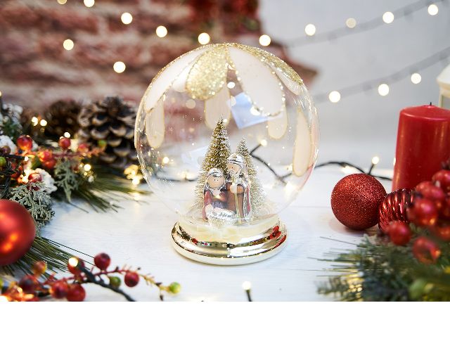 Idea regalo natale presepe luminoso palla di vetro con decoro oro e luce led