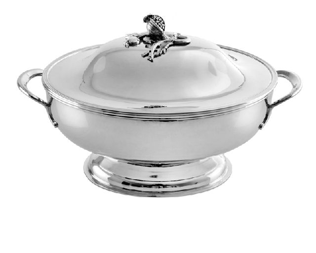 Oval soup tureen silver in english style