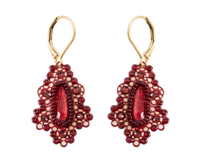 Orecchini in ottone dorato con strass bordeaux