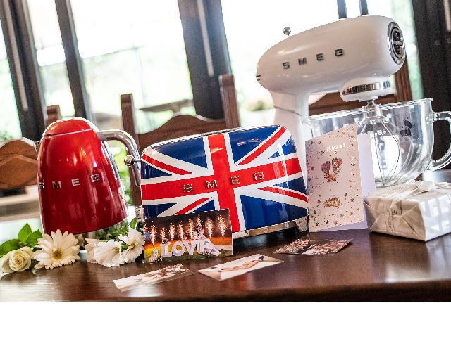 Stand Mixer Full Color White With Glass Bowl Smeg 158533 891smf13wheu
